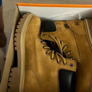 New timberland soft toe water proof work boots new never used